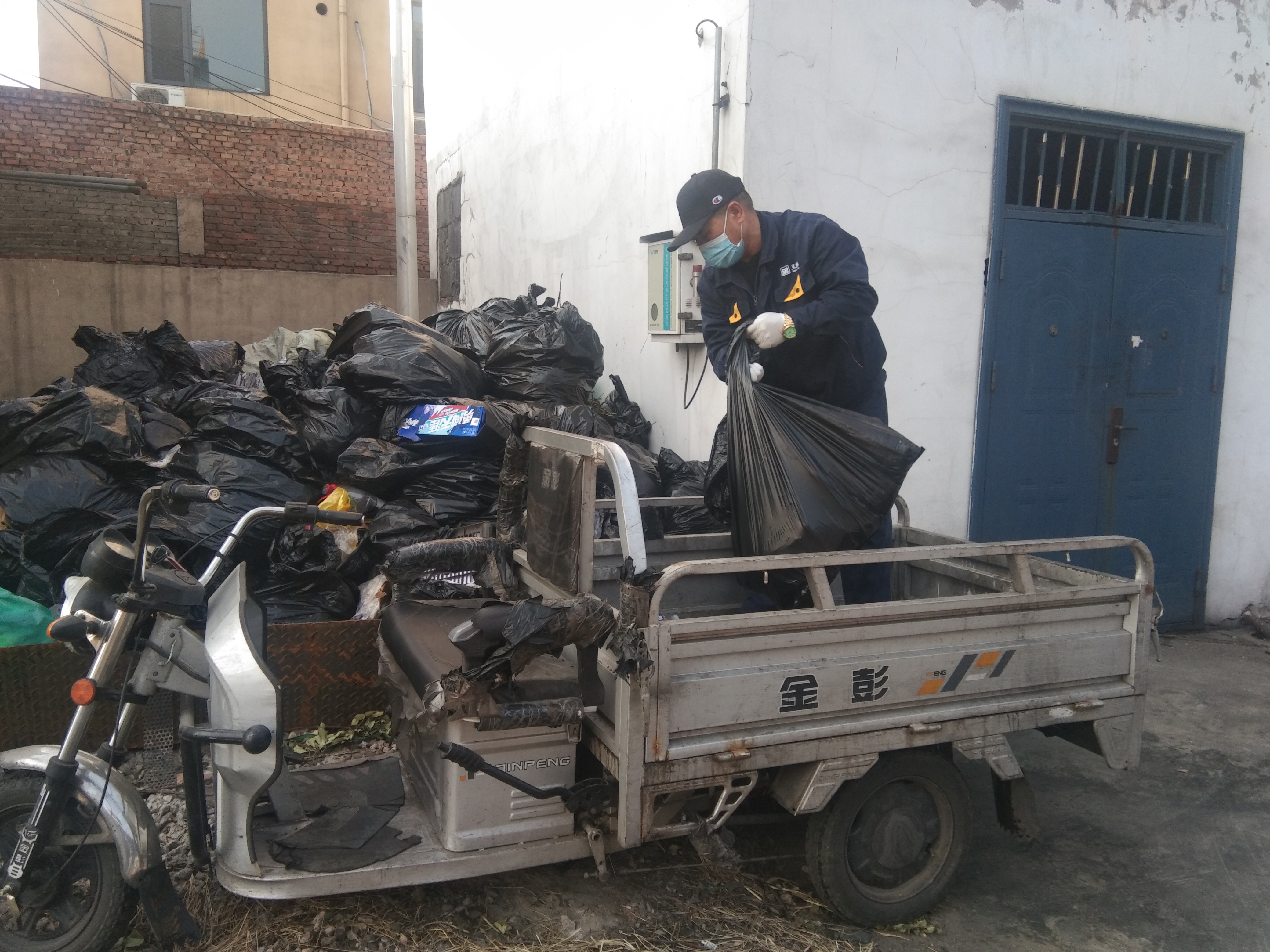 董文生.jpg 董文生.jpg