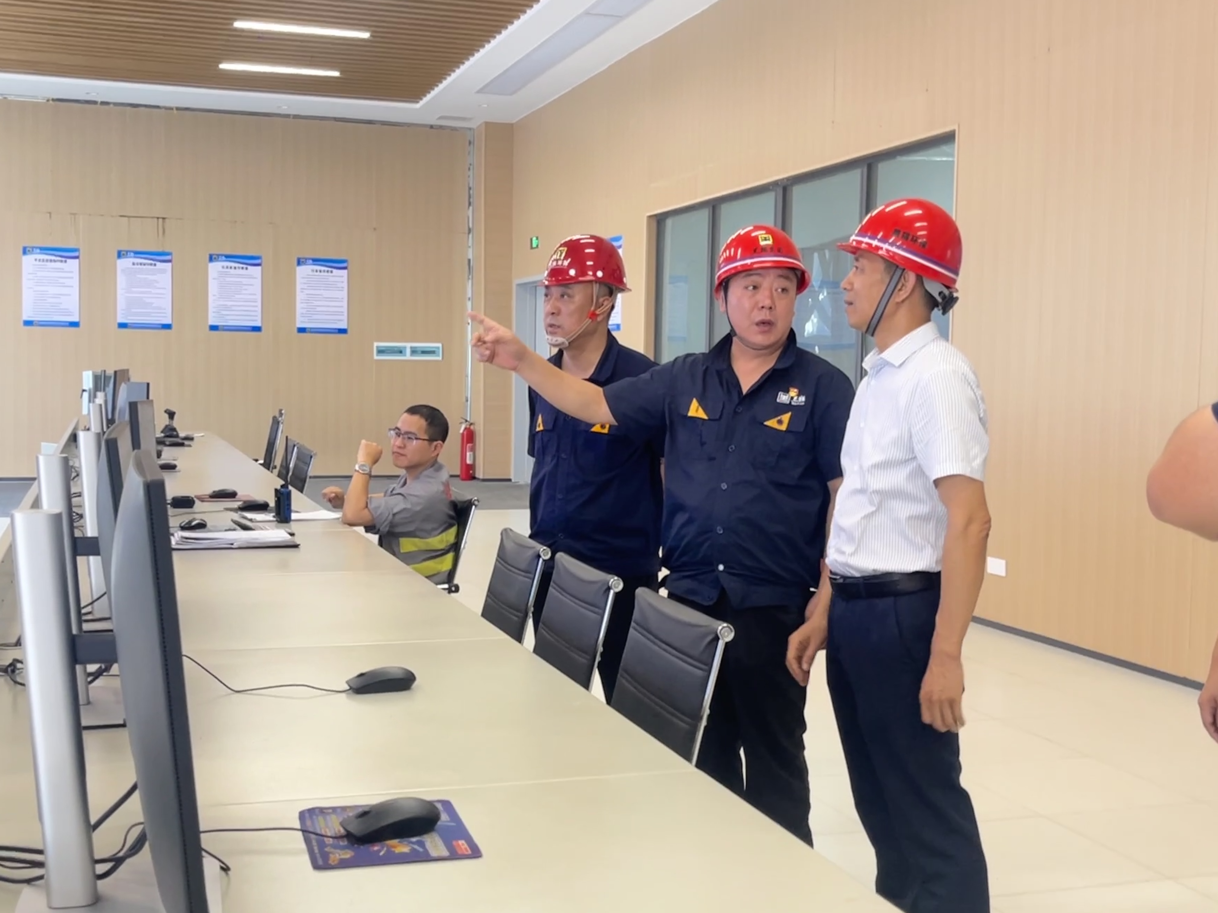 圖2 調(diào)研現(xiàn)場(chǎng).jpg 圖2 調(diào)研現(xiàn)場(chǎng).jpg